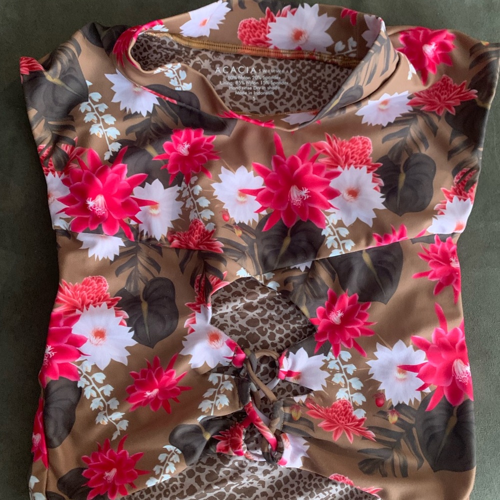 Acacia Swimwear top size SMALL